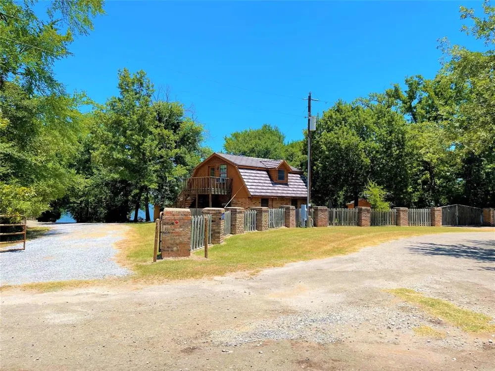 476 Lcr 759 Groesbeck, TX 76642