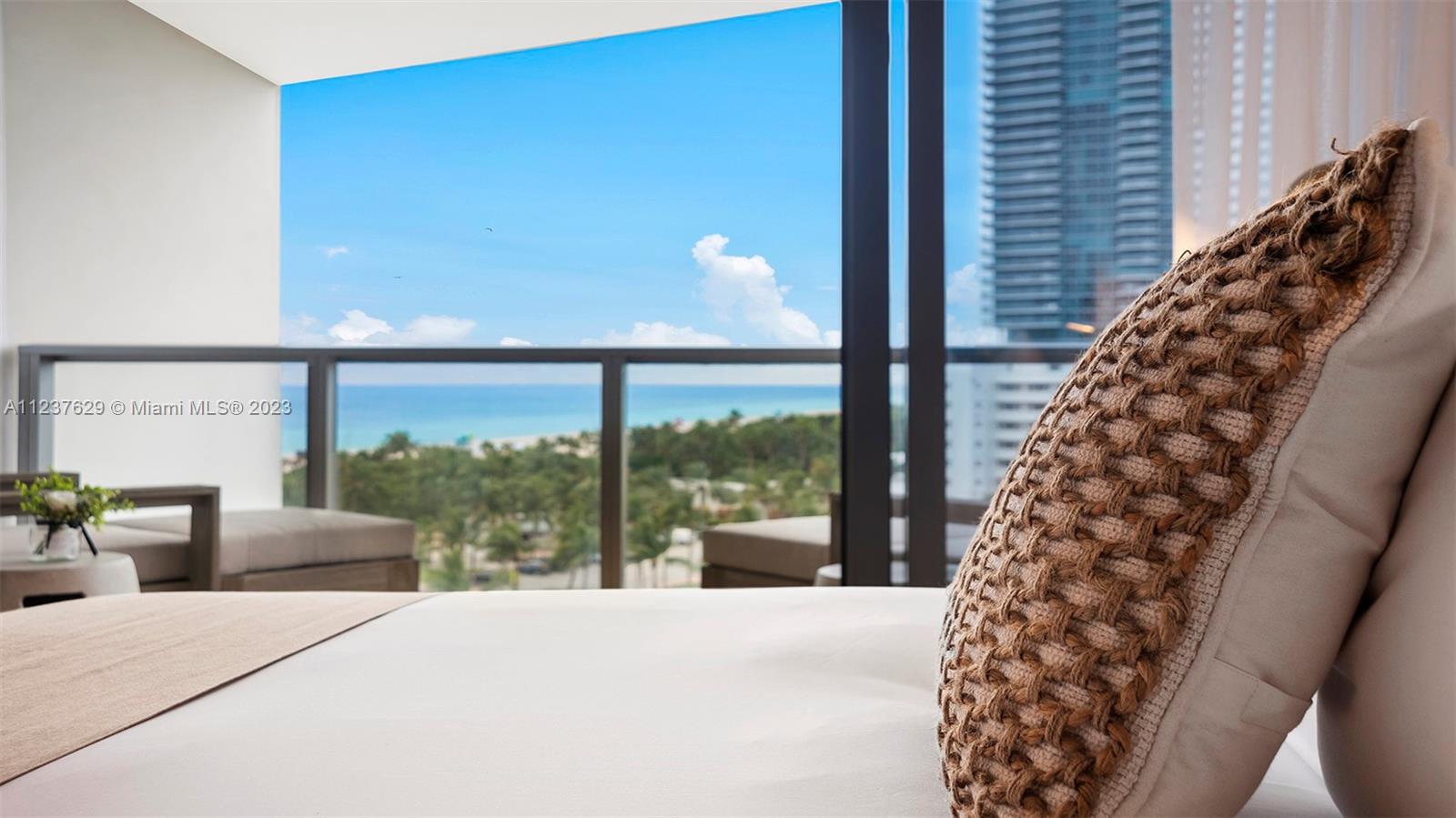 2201 Collins Ave #804 Miami Beach, FL 33139