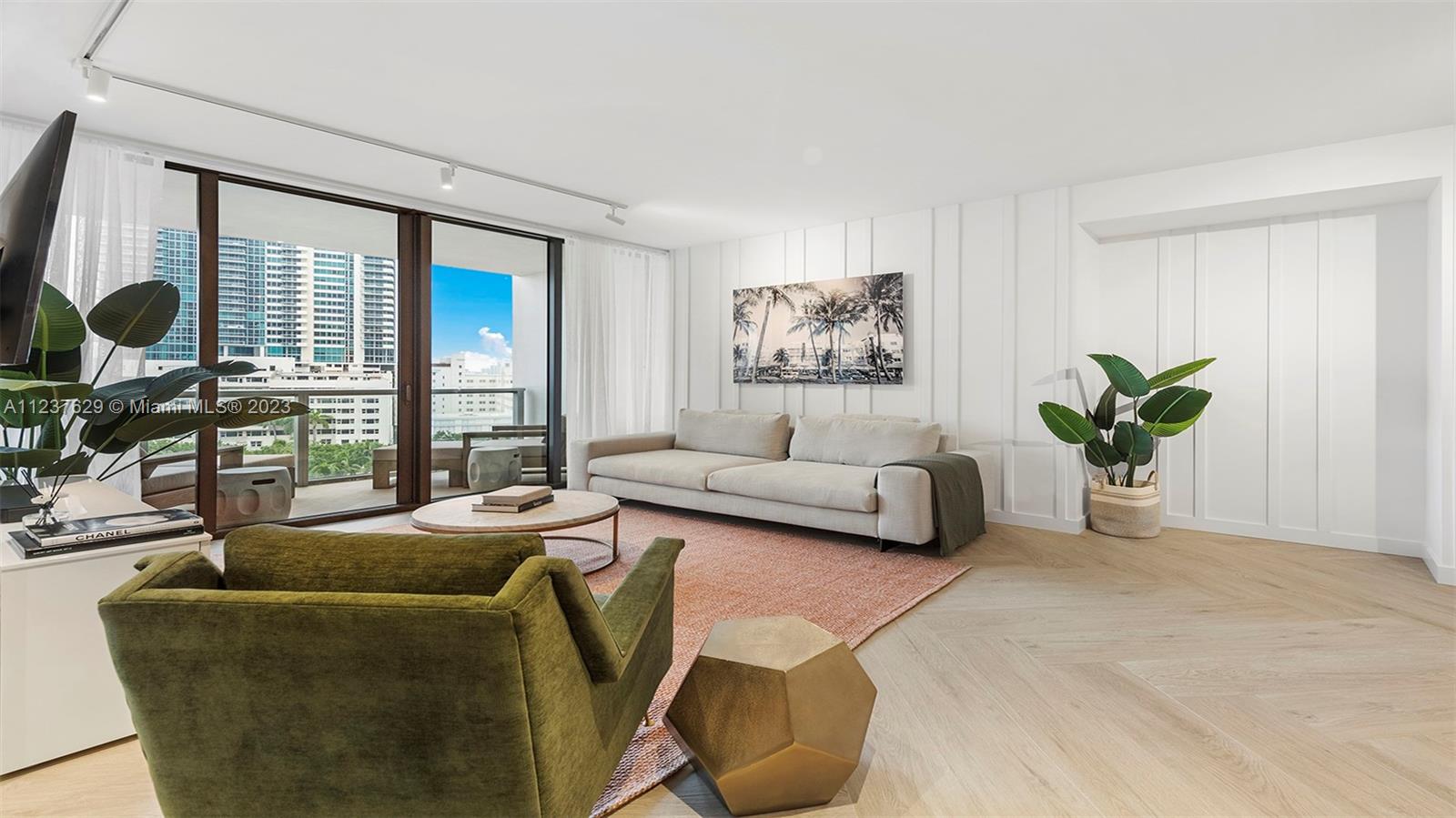 2201 Collins Ave #804 Miami Beach, FL 33139