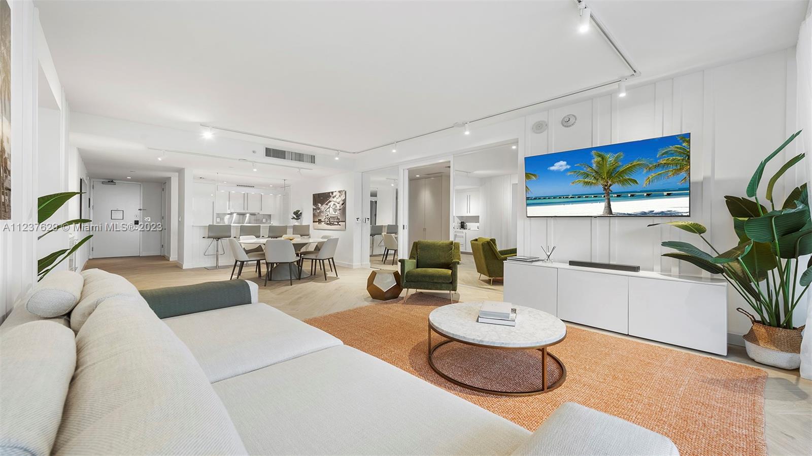 2201 Collins Ave #804 Miami Beach, FL 33139