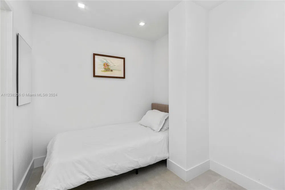 100 Lincoln Rd #1608 Miami Beach, FL 33139