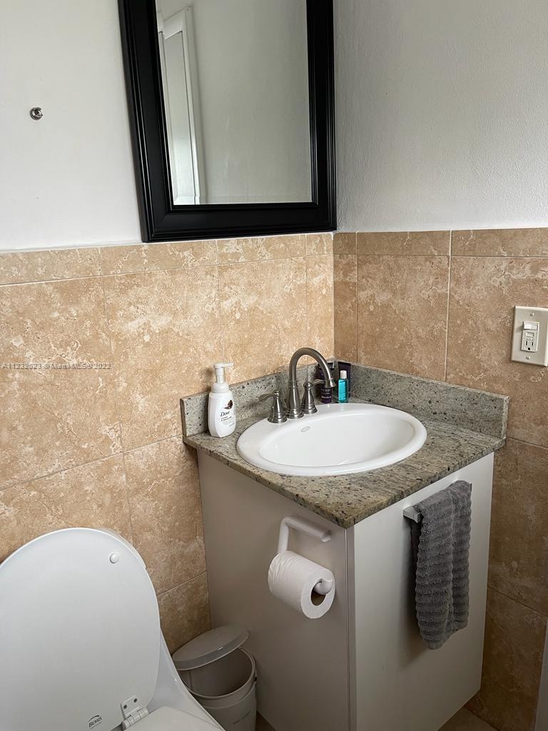 100 Sunrise Dr #25 Key Biscayne, FL 33149