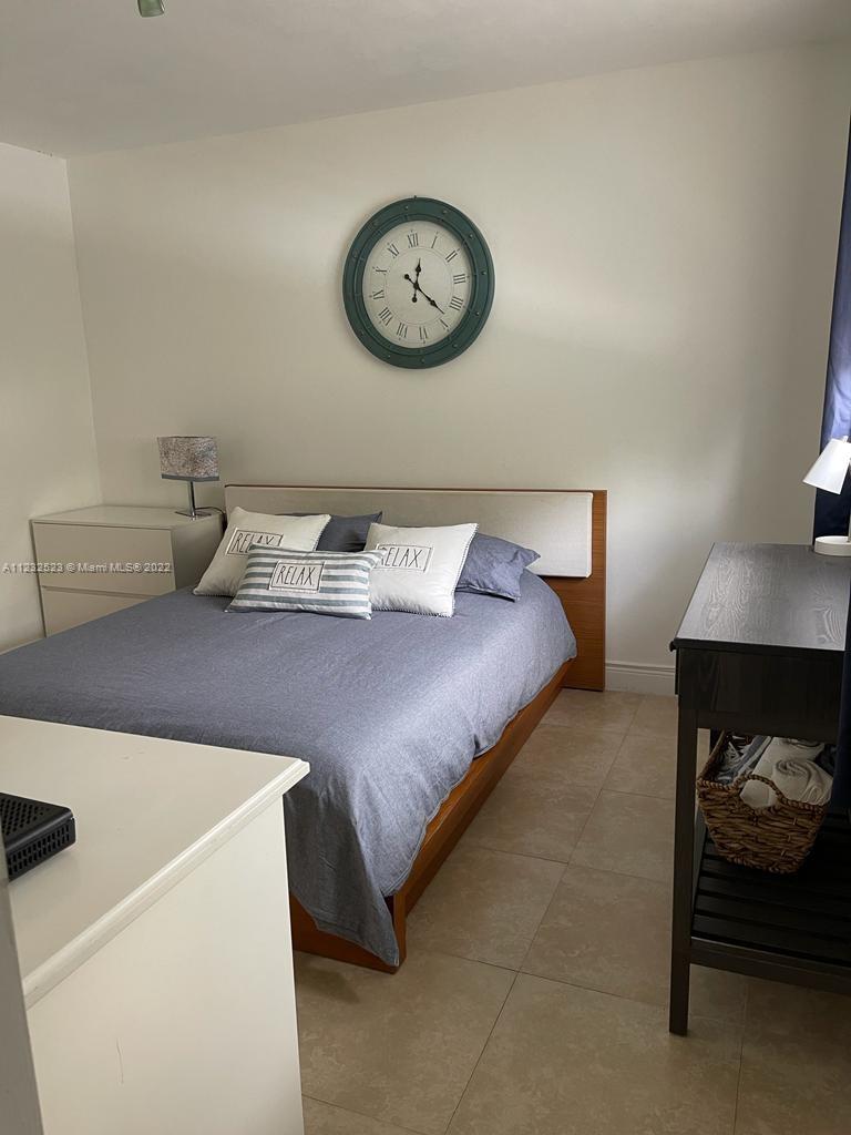 100 Sunrise Dr #25 Key Biscayne, FL 33149