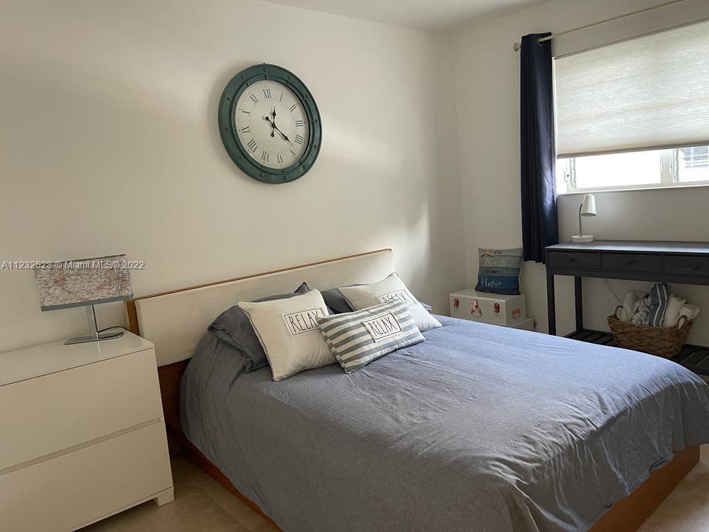 100 Sunrise Dr #25 Key Biscayne, FL 33149