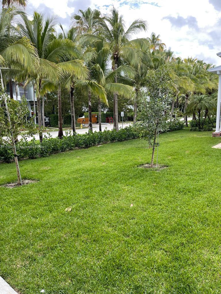 100 Sunrise Dr #25 Key Biscayne, FL 33149