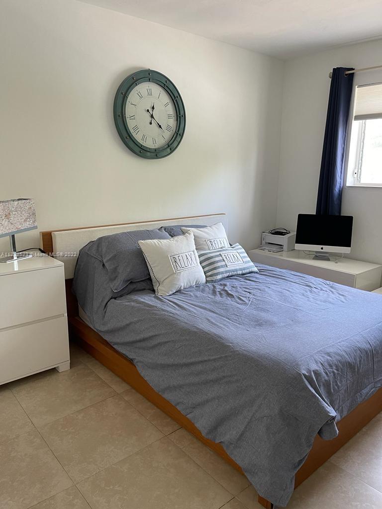 100 Sunrise Dr #25 Key Biscayne, FL 33149