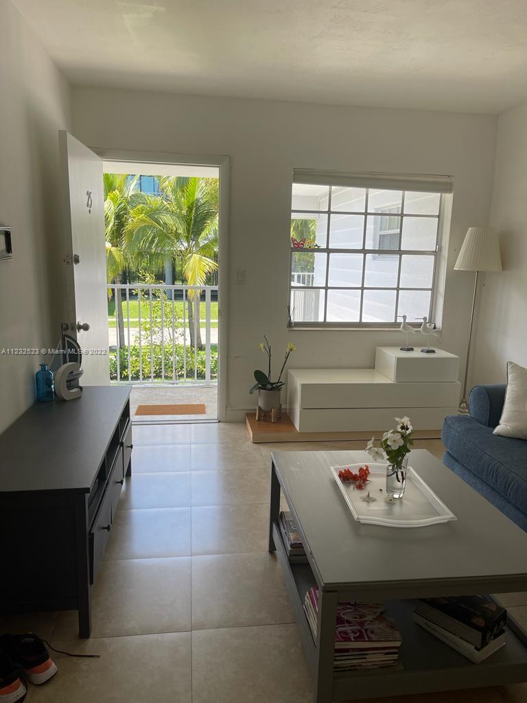 100 Sunrise Dr #25 Key Biscayne, FL 33149