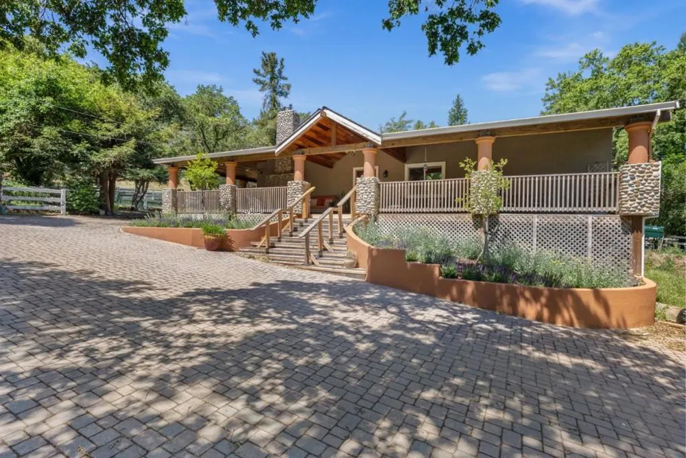 13550 Uvas Road Morgan Hill, CA 95037