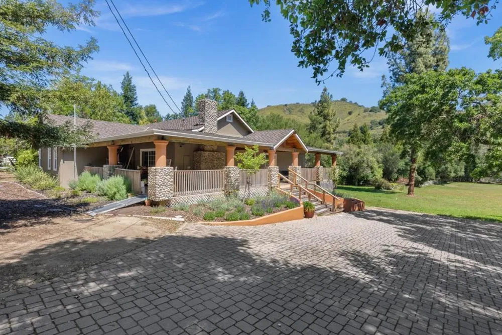 13550 Uvas Road Morgan Hill, CA 95037