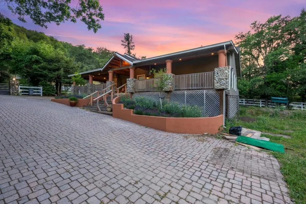 13550 Uvas Road Morgan Hill, CA 95037
