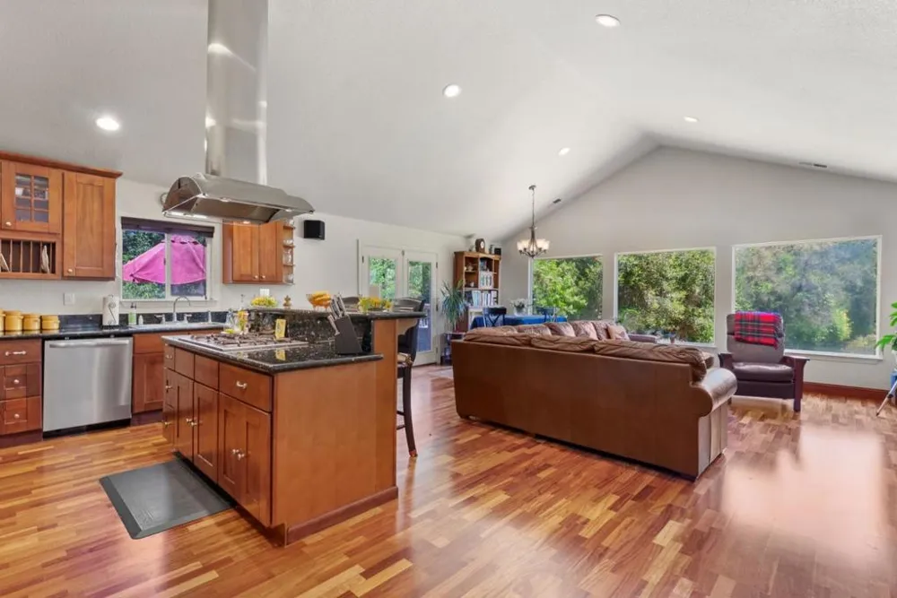 13550 Uvas Road Morgan Hill, CA 95037