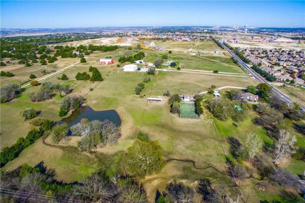 3051 FM663 Midlothian, TX 76065