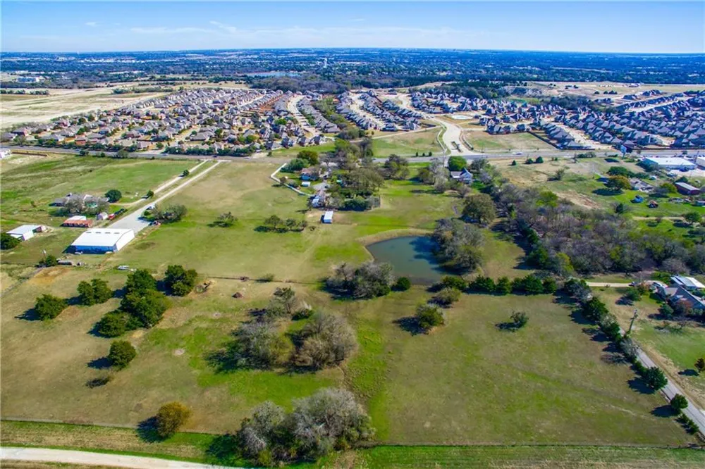 3051 FM663 Midlothian, TX 76065