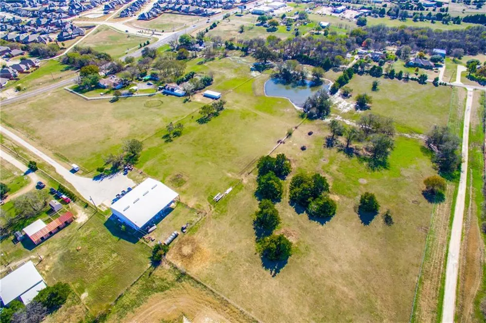 3051 FM663 Midlothian, TX 76065