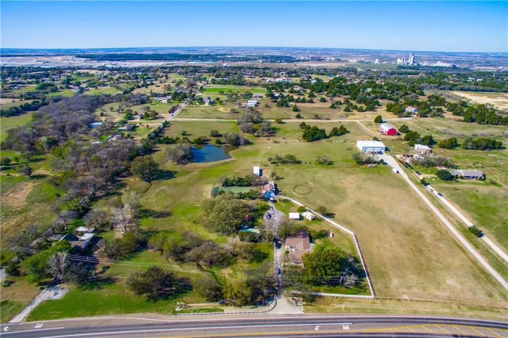 3051 FM663 Midlothian, TX 76065