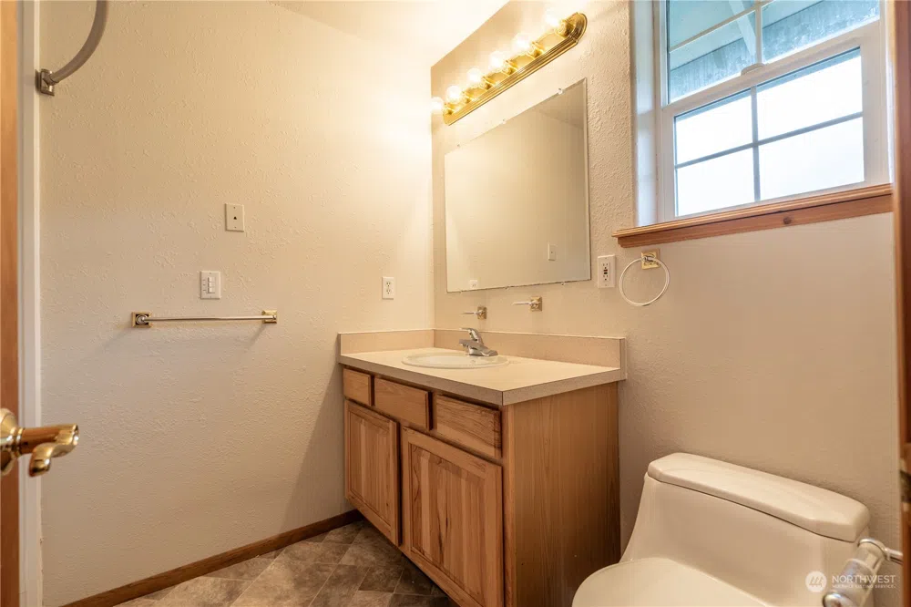 732 Satsop Road W Montesano, WA 98563