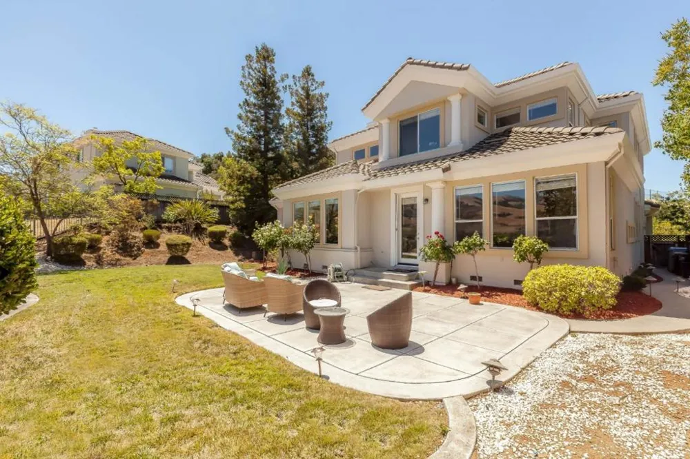 5568 Snowdon Place San Jose, CA 95138
