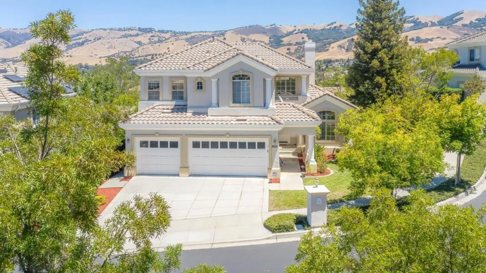 5568 Snowdon Place San Jose, CA 95138