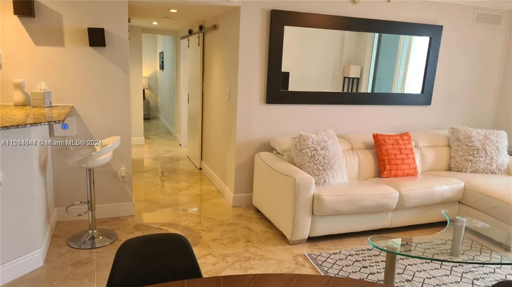 6917 Collins Ave #809 Miami Beach, FL 33141