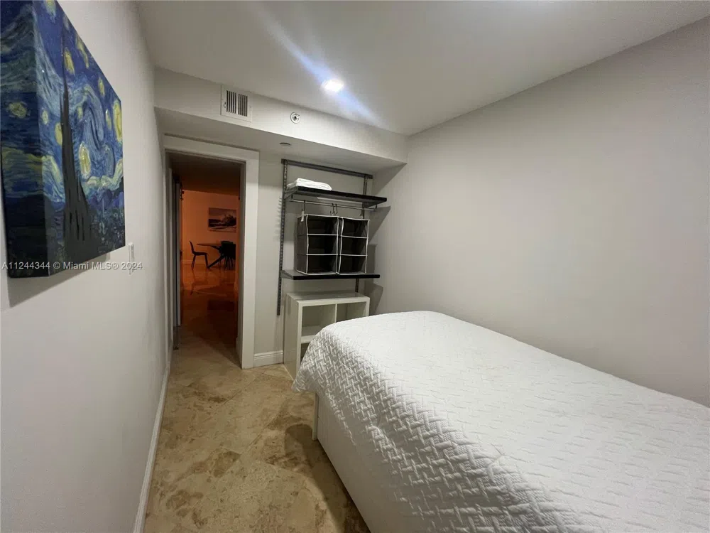 6917 Collins Ave #809 Miami Beach, FL 33141