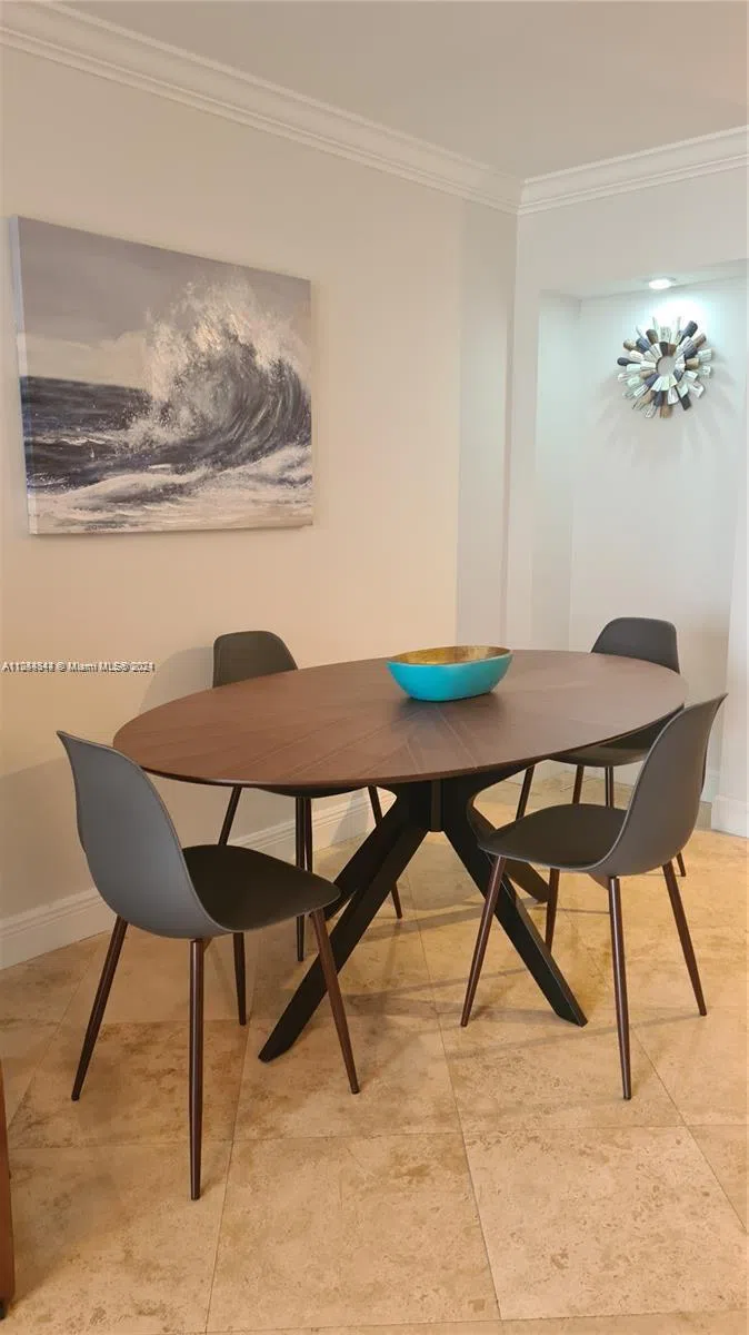 6917 Collins Ave #809 Miami Beach, FL 33141