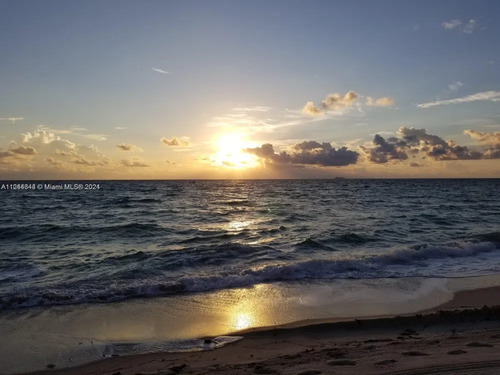 6917 Collins Ave #809 Miami Beach, FL 33141
