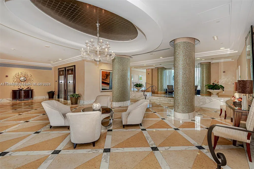 6917 Collins Ave #809 Miami Beach, FL 33141