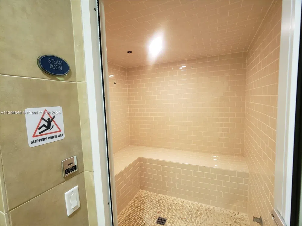 6917 Collins Ave #809 Miami Beach, FL 33141