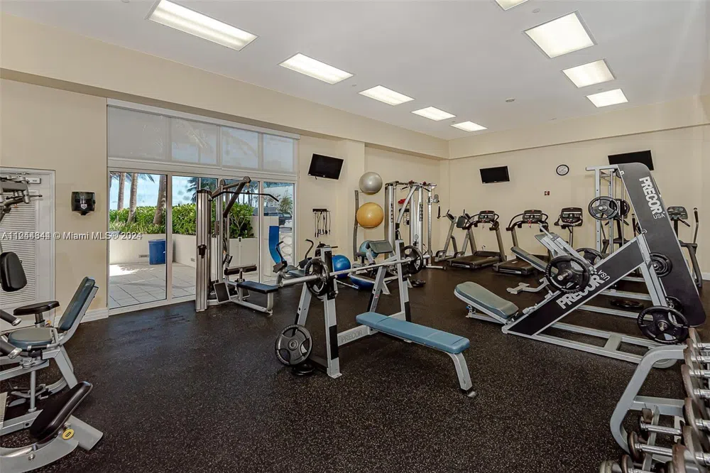 6917 Collins Ave #809 Miami Beach, FL 33141
