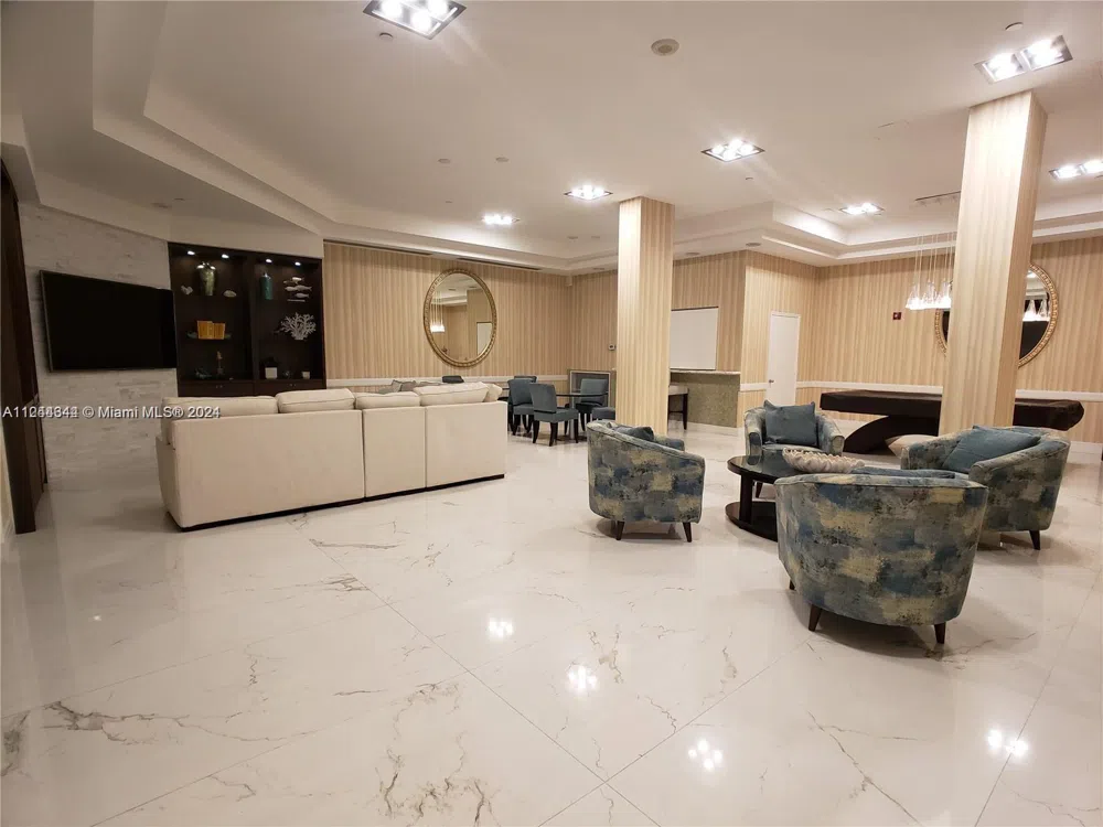 6917 Collins Ave #809 Miami Beach, FL 33141