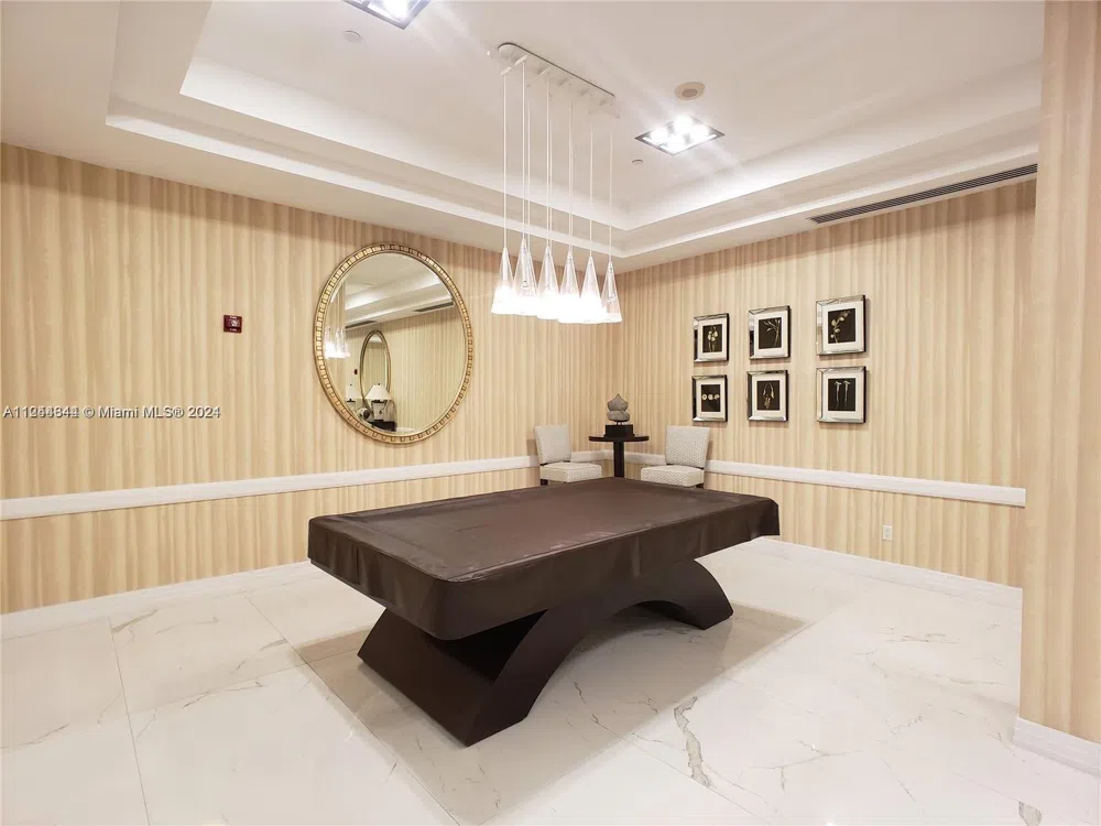 6917 Collins Ave #809 Miami Beach, FL 33141