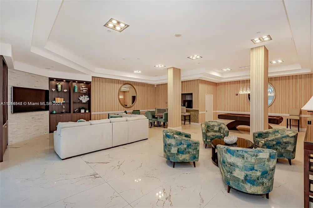 6917 Collins Ave #809 Miami Beach, FL 33141