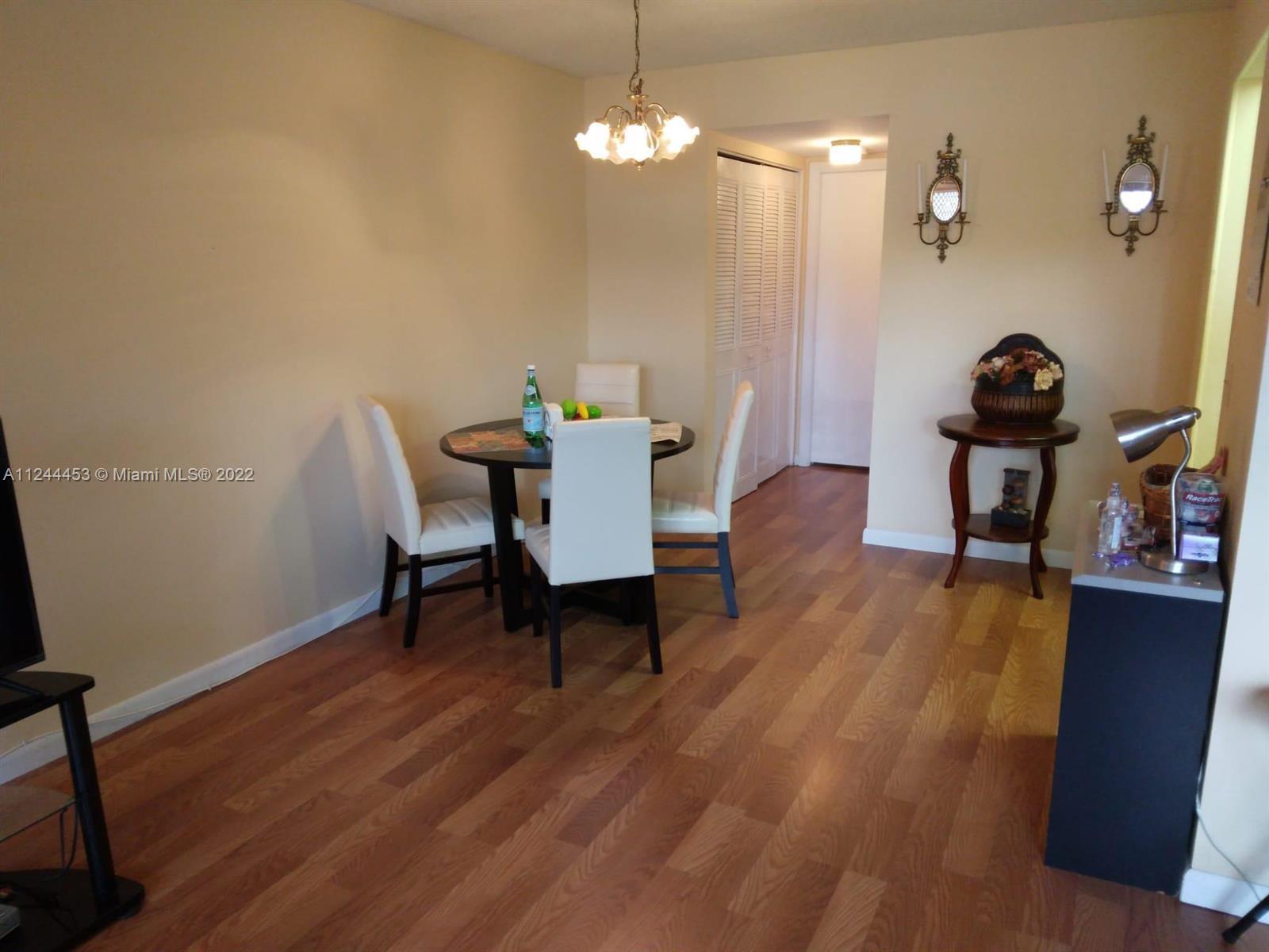 206 Sheffield I #206 West Palm Beach, FL 33417