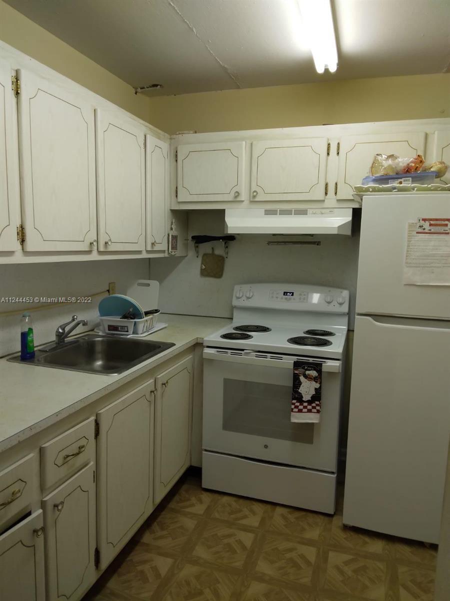 206 Sheffield I #206 West Palm Beach, FL 33417