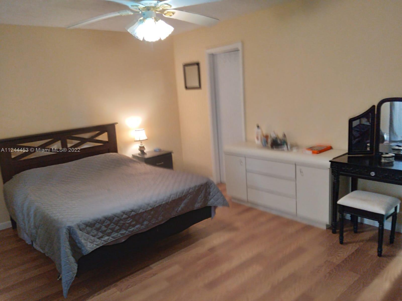 206 Sheffield I #206 West Palm Beach, FL 33417