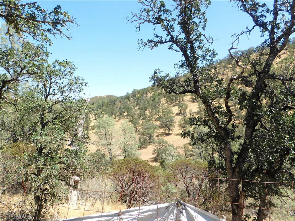997 Watertrough Rd Clearlake Oaks, CA 95423