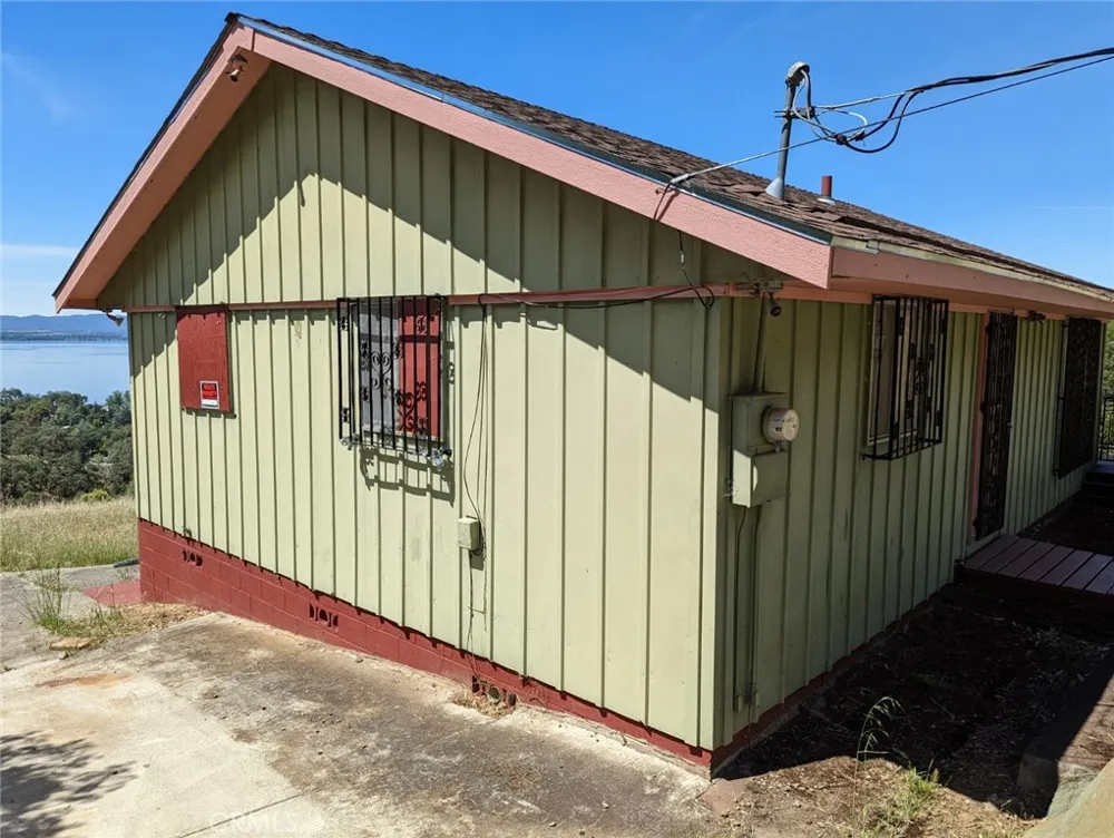 4175 Ferrand Road Lucerne, CA 95458