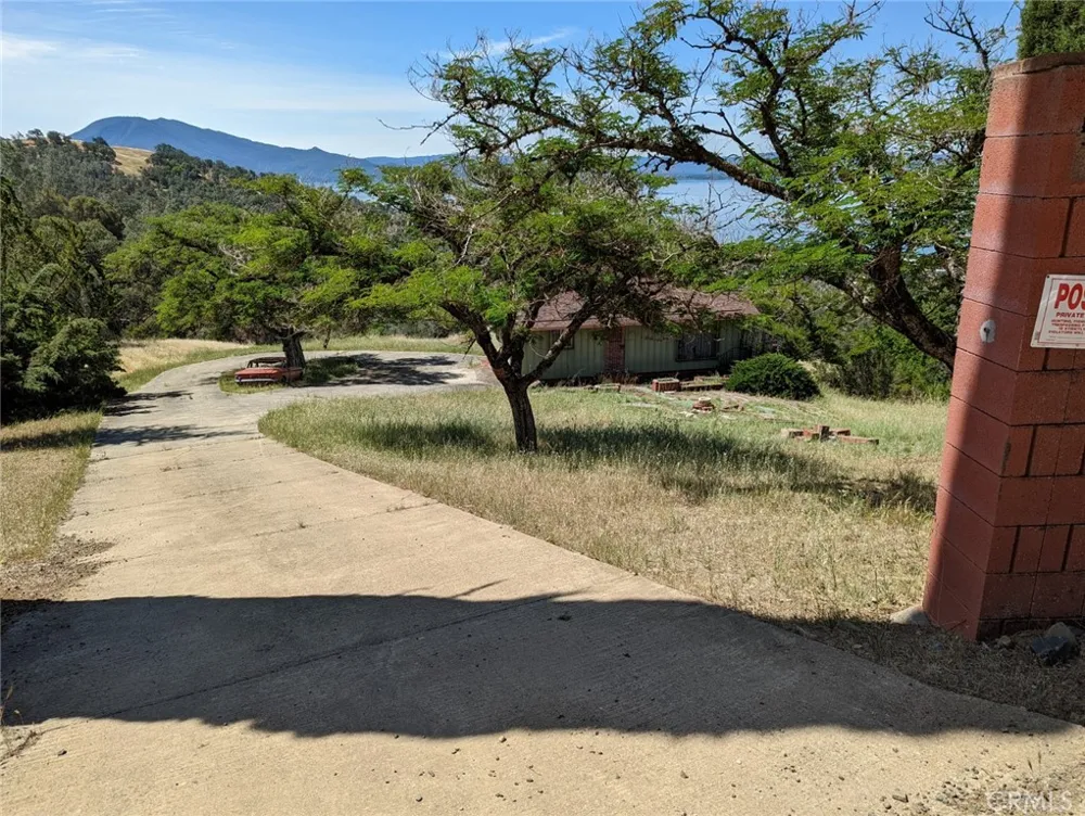 4175 Ferrand Road Lucerne, CA 95458