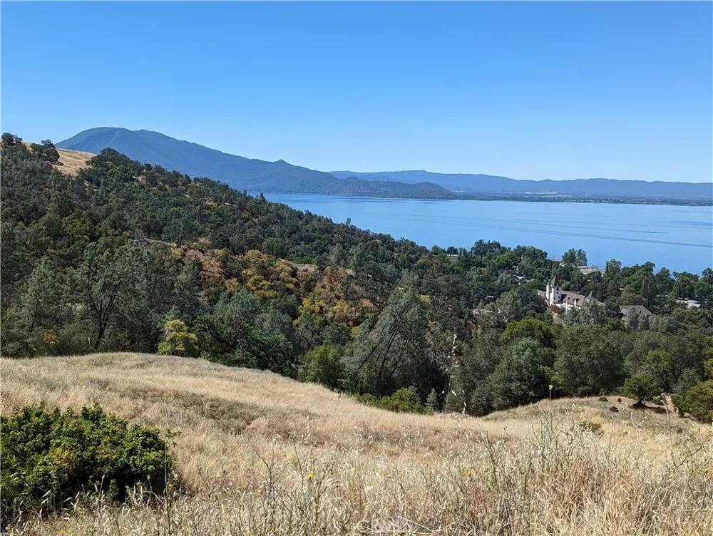 4175 Ferrand Road Lucerne, CA 95458
