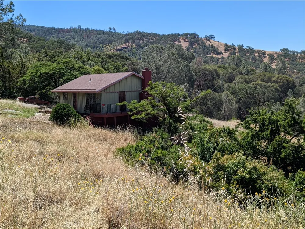 4175 Ferrand Road Lucerne, CA 95458