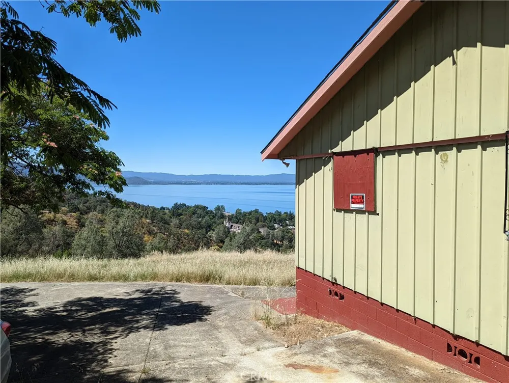 4175 Ferrand Road Lucerne, CA 95458