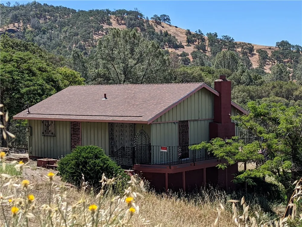 4175 Ferrand Road Lucerne, CA 95458