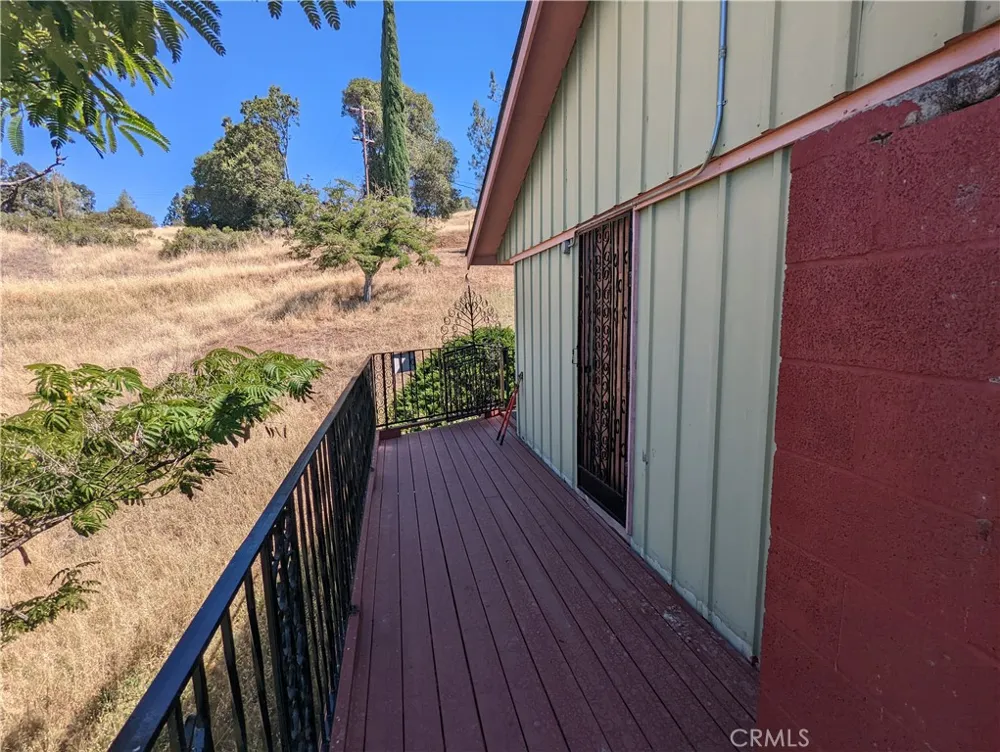 4175 Ferrand Road Lucerne, CA 95458