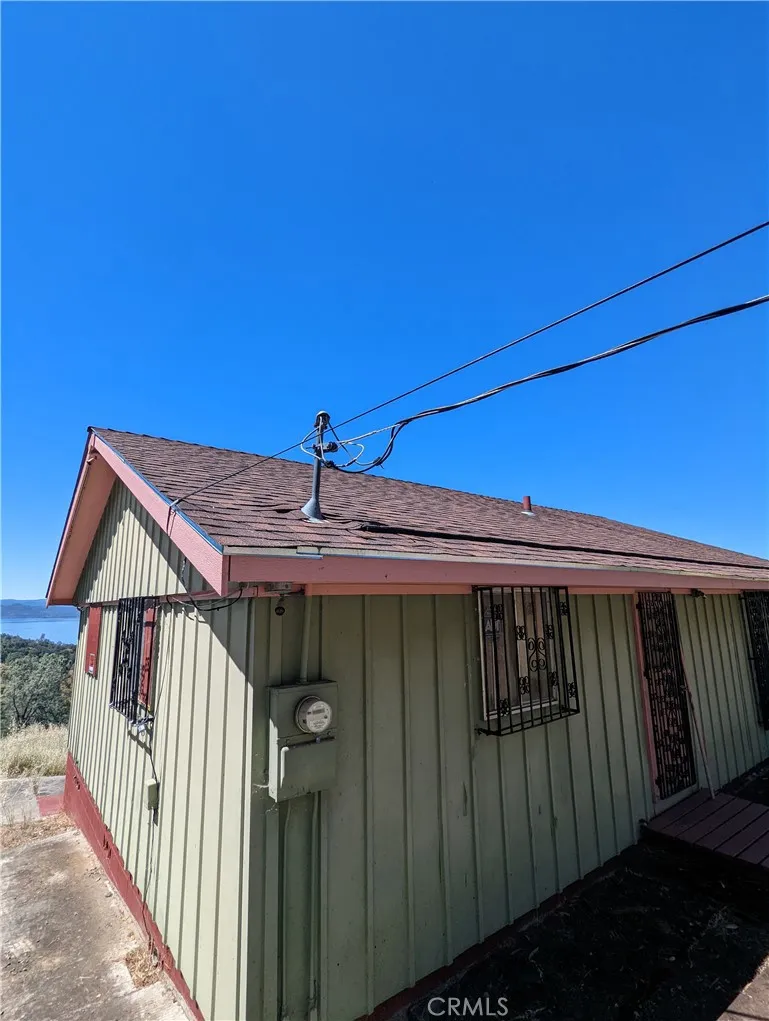 4175 Ferrand Road Lucerne, CA 95458