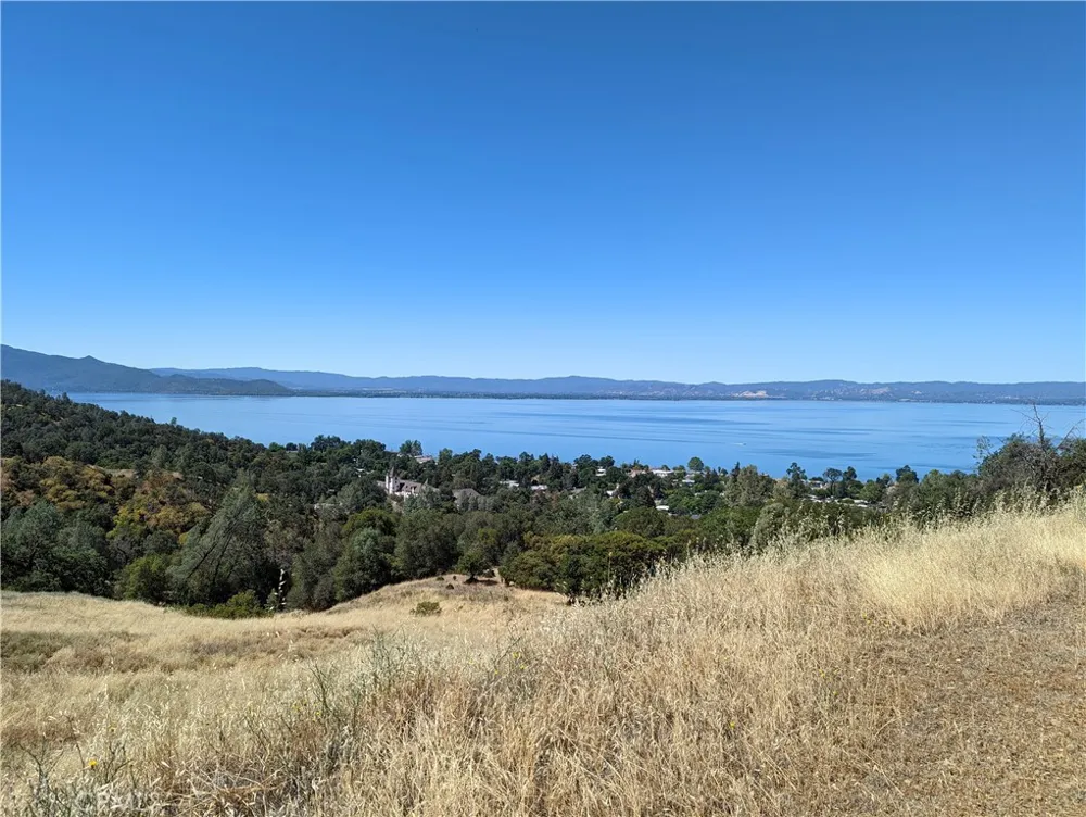 4175 Ferrand Road Lucerne, CA 95458