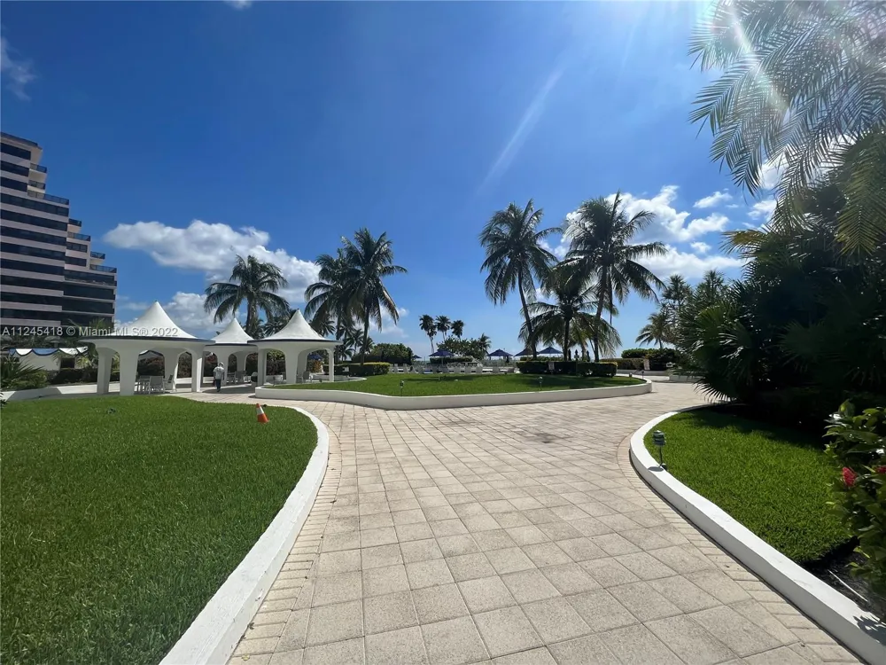 5161 Collins Ave #309 Miami Beach, FL 33140