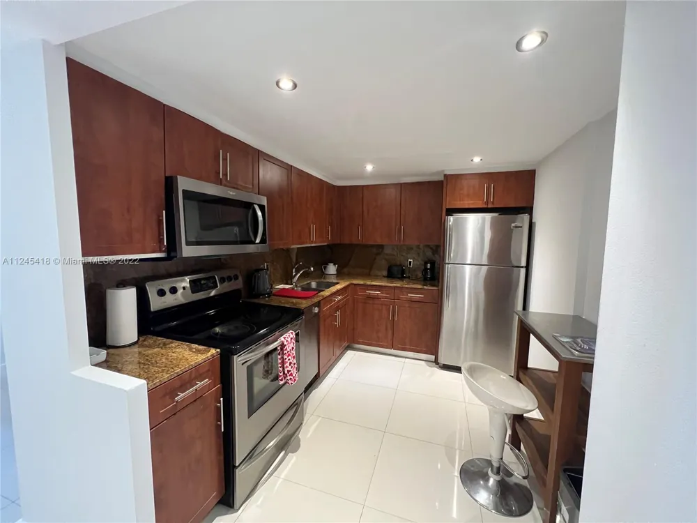 5161 Collins Ave #309 Miami Beach, FL 33140
