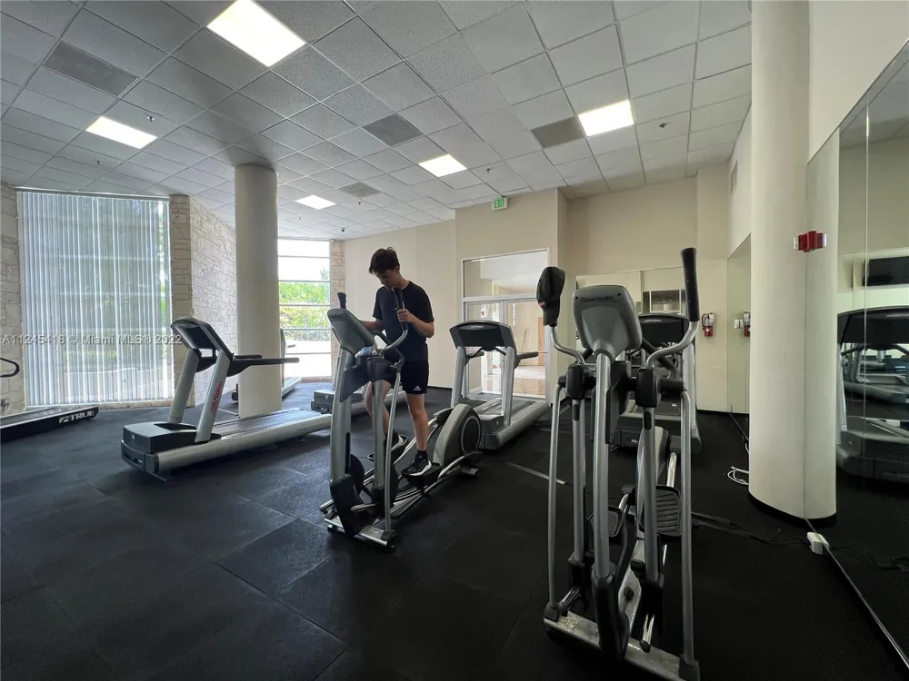 5161 Collins Ave #309 Miami Beach, FL 33140