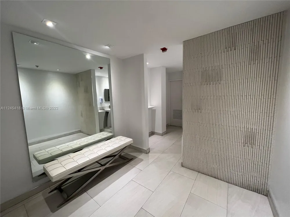 5161 Collins Ave #309 Miami Beach, FL 33140