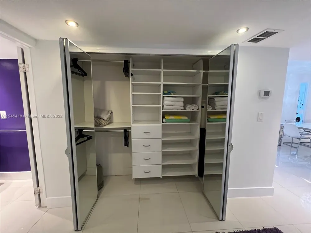 5161 Collins Ave #309 Miami Beach, FL 33140